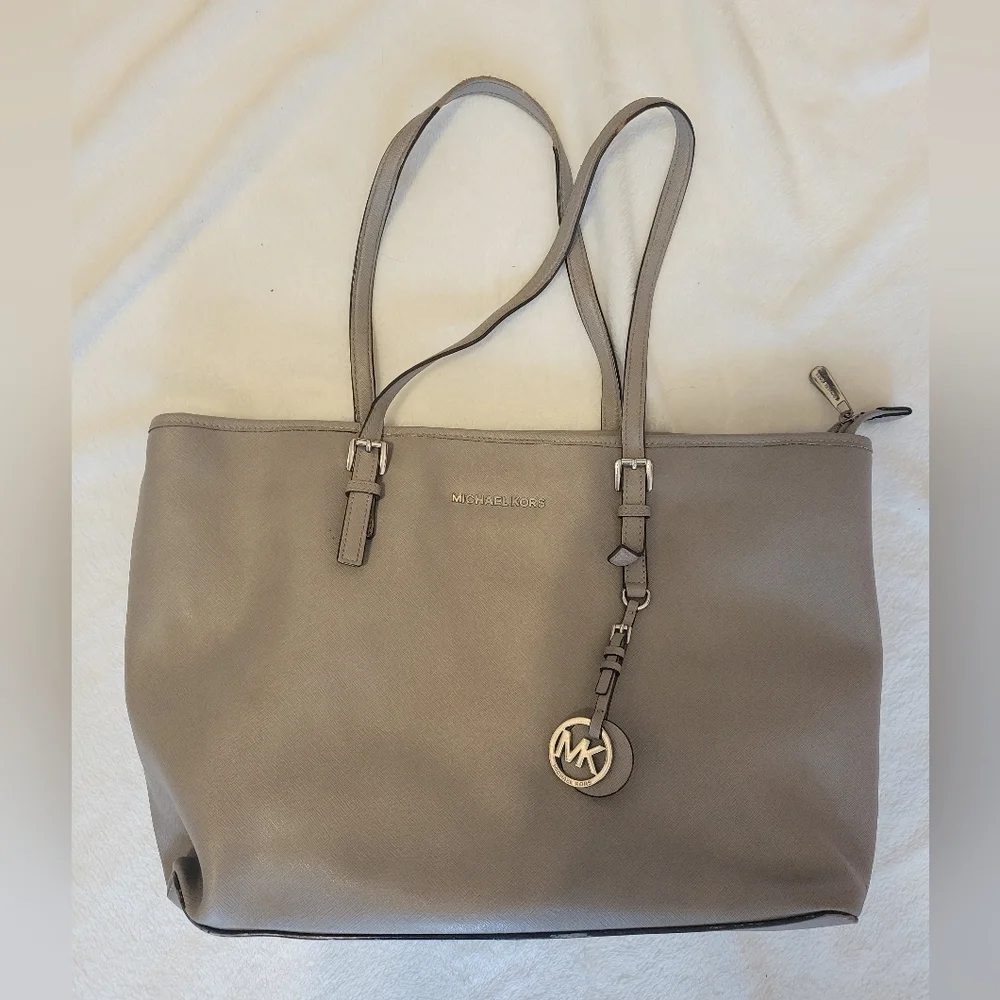 Michael Kors Jet Set Travel Tote Shoulder Bag Taupe Saffiano Leather Work Bag